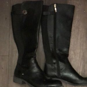 Guess boots
